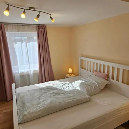 Sehr Schoenes Und Grosses Haus In - Partys Sind Nicht Gestattet *
