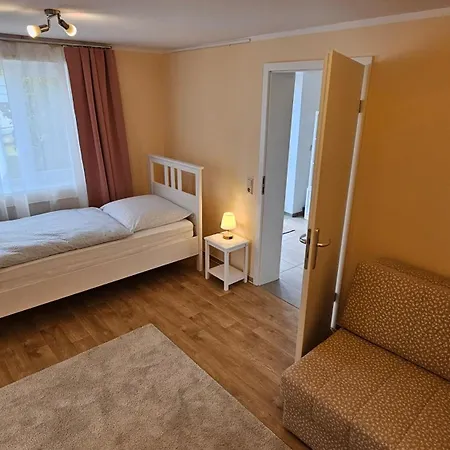 Дом отдыха Sehr Schoenes Und Grosses Haus In - Partys Sind Nicht Gestattet Дрезден