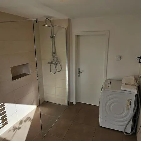 Sehr Schoenes Und Grosses Haus In - Partys Und Andere Feierlichkeiten Sind Wegen Eventueller Laermbelaestigung Nicht Gestattet Dresden
