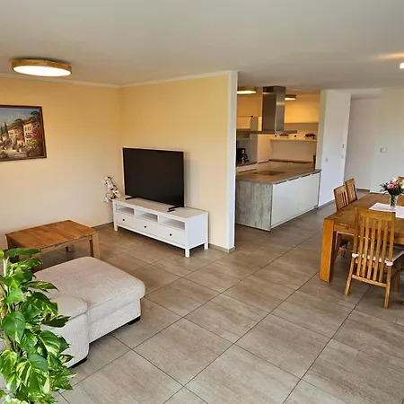 Sehr Schoenes Und Grosses Haus In - Www Ghvn De - Partys Sind Nicht Gestattet * Dresden