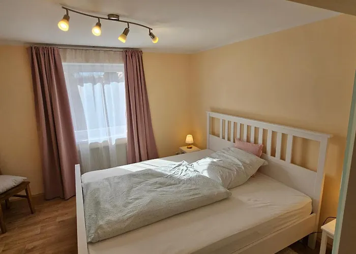 Sehr Schoenes Und Grosses Haus In - Www Ghvn De - Partys Sind Nicht Gestattet *