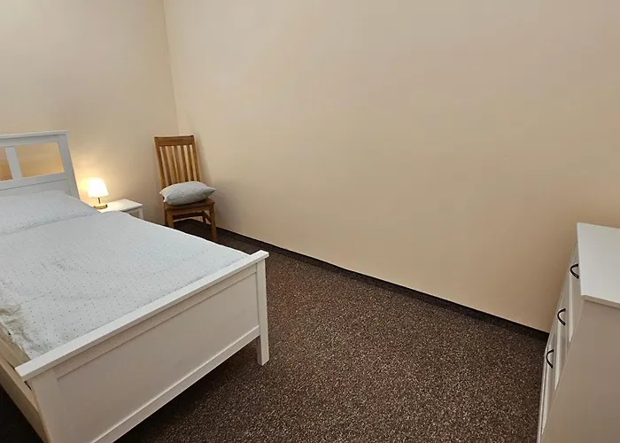 Sehr Schoenes Und Grosses Haus In - Www Ghvn De - Partys Sind Nicht Gestattet *